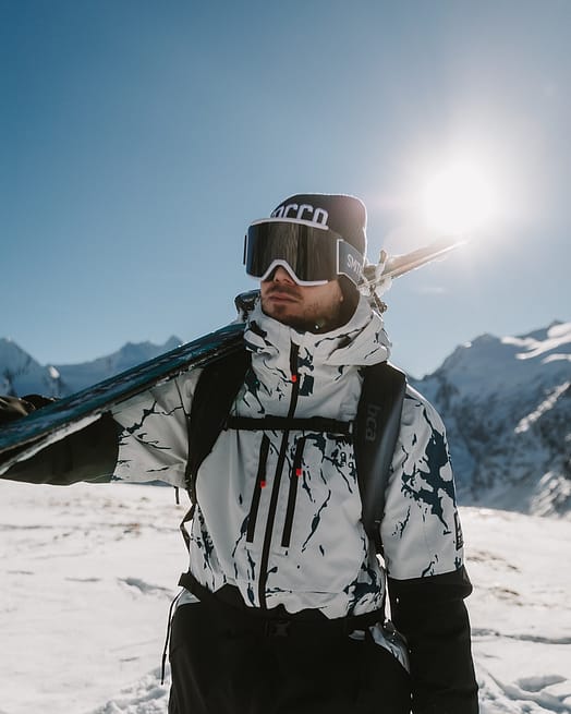 Customer @fabiostuder in Arch Snowboard Jacket Men Ice/Black
