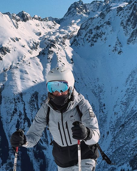 Customer @romanehermen in Moss W Snowboardjacke Damen Soft Blue/Black