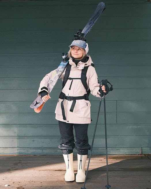 Customer @undefined in Virago W Snowboard Jacket Women Sand