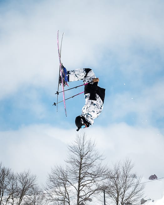 Customer @alvaropenades in Arch Snowboard Jacket Men Ice/Black