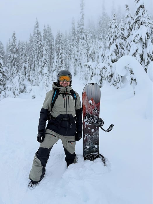 Customer @dennisbey in Arch Snowboard Pants Men Greenish/Black