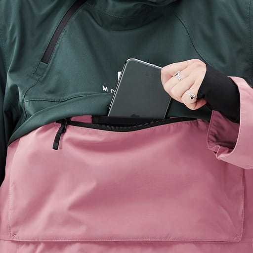 Media Pocket, Image 1 of 2